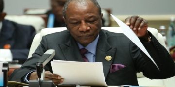 Pression ou tactique ? Alpha Condé reporte le double scrutin du 1er mars…