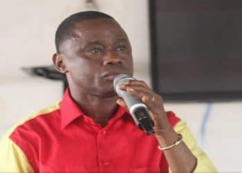 Guinée : Sanoussy Bantama Sow dénonce l’entourage du président…