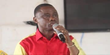 Guinée : Sanoussy Bantama Sow dénonce l’entourage du président…