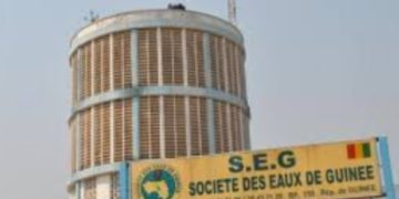 Alpha Condé nomme deux cadres à la tête de la société des eaux de Guinée (SEG)
