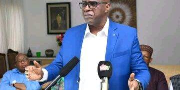 Guinée : l’ANAD « condamne la décision d’annulation de l’autorisation de voyage de Dr Fodé Oussou Fofana… »