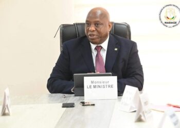 La Guinée et le Sénégal résolvent pacifiquement une situation à l’aéroport de Dakar grâce au dialogue