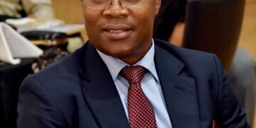 Le ministre Ousmane Gaoul Diallo accuse le directeur général de La Poste Guinéenne « d’engagement contractuel illégal »