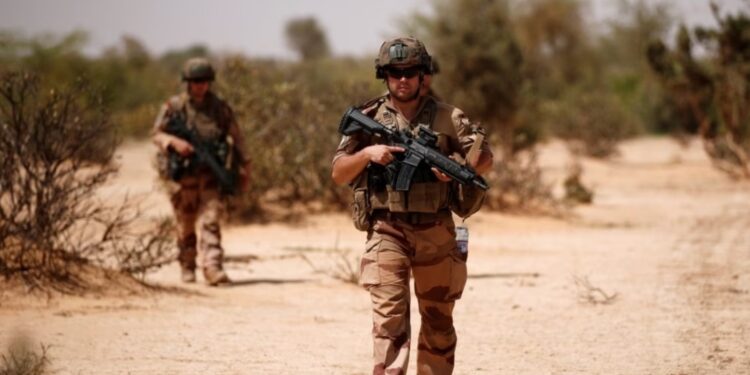 La France annonce le retrait de ses troupes au Burkina Faso sur demande des autorités locales 