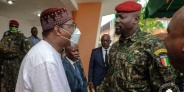 Doumbouya court-circuite la Cedeao : Une décision qui complique les relations entre la Guinée et l’organisation sous-régionale