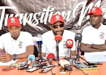 Guinée: Trois figures du FNDC toujours incarcérées malgré l’absence de preuves justifiant un procès, selon leur avocat 