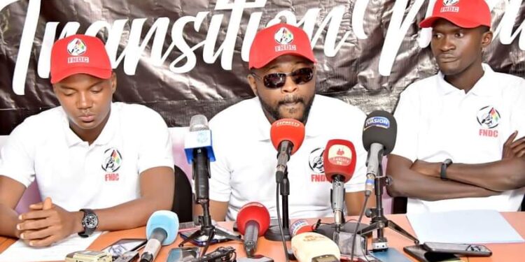 Guinée: Trois figures du FNDC toujours incarcérées malgré l’absence de preuves justifiant un procès, selon leur avocat 