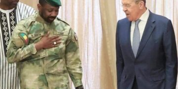 Diplomatie : Président de la Transition du Mali rencontre le Ministre des Affaires étrangères de la Russie