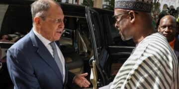 La Russie renforce sa présence en Afrique en apportant son aide aux pays du Sahel et du Golfe de Guinée contre les jihadistes