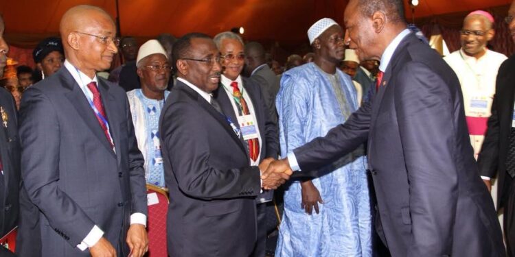 Guinée: les Forces Vives appellent à une mobilisation massive pour exiger le respect de la charte de la Transition