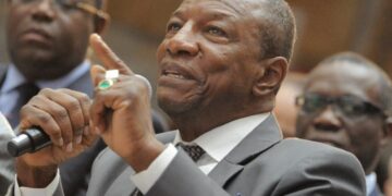 Le président déchu Alpha Condé s’emploie obstinément à renouer le contact avec sa base