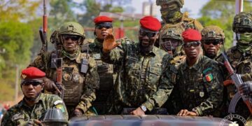 L’accueil triomphal du colonel Doumbouya à N’zérékoré : un soutien populaire inattendu