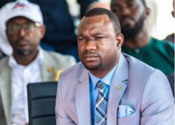 Des proches du CNRD construisent des maisons et des mosquées en Guinée