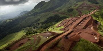 La Guinée consolide son projet minier de Simandou avec la signature du pacte d’actionnaires