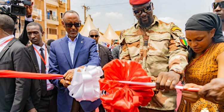 Inauguration de l’échangeur de Kagbélen rebaptisé « Paul Kagamé » par le Président de la Transition en Guinée