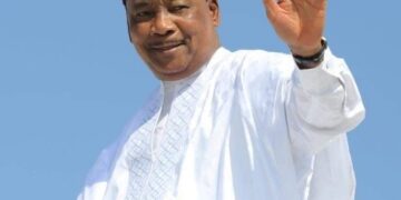 Crise politique au Niger : l’ancien président Mahamadou Issoufou appelle au calme
