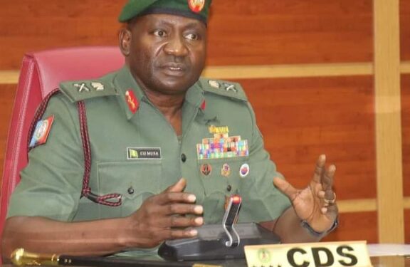 Nigeria : le général Musa réaffirme son soutien à la démocratie et se tient prêt à intervenir au Niger