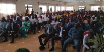 Douala : meeting pour la démocratie et le retour d’Alpha Condé