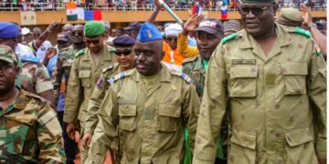 Niger : la France prône la manière forte, les USA privilégient la discussion