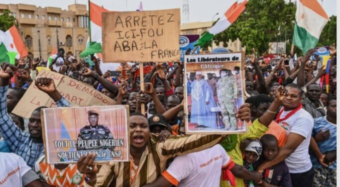 Niger : la rue s’oppose à un retour de l’ancien président