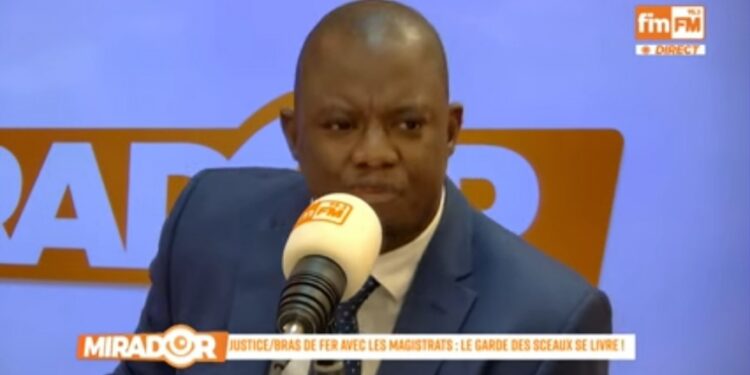 Magistrats guinéens en colère : le ministre de la Justice reste ferme et défend ses décisions