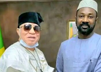 Le va-et-vient politique de Salif Keïta, griot autoproclamé de la junte malienne