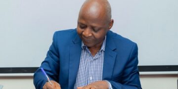 Formation et Emploi : Le Ministre Yombouno Met la Jeunesse Guinéenne en Première Ligne