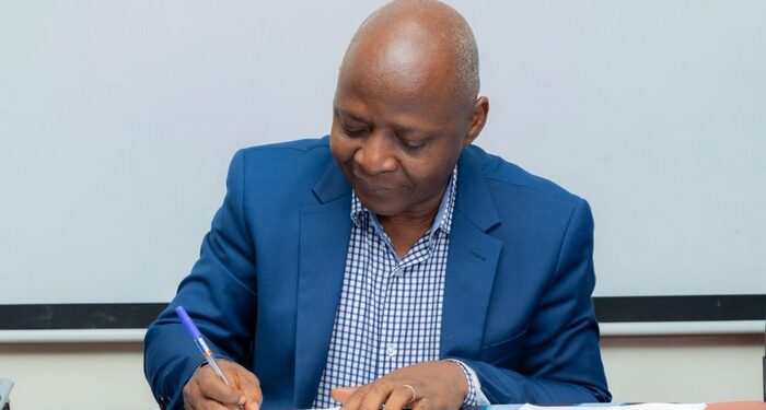 Formation et Emploi : Le Ministre Yombouno Met la Jeunesse Guinéenne en Première Ligne